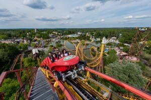 Parc Astérix celebra su 35º aniversario con nuevas atracciones: un destino turístico ineludible durante el acontecimiento deportivo mundial de este verano.