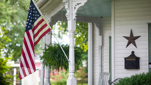 SLOW TRAVEL IS HOW WE ROLL IN NASHVILLE'S BIG BACK YARD